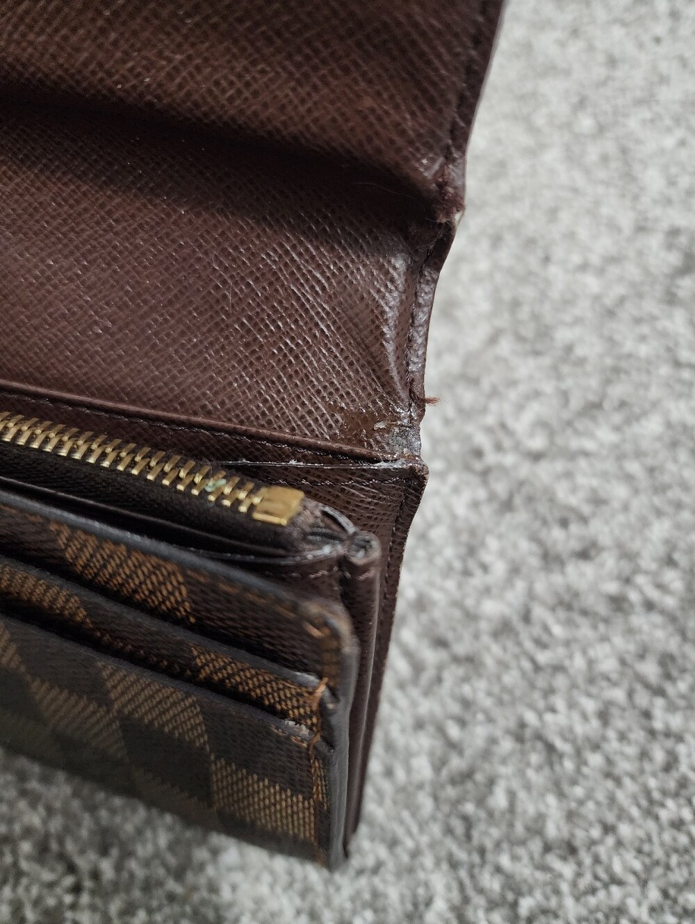 Louis Vuitton Damier Sarah Wallet - Picture 5 of 8